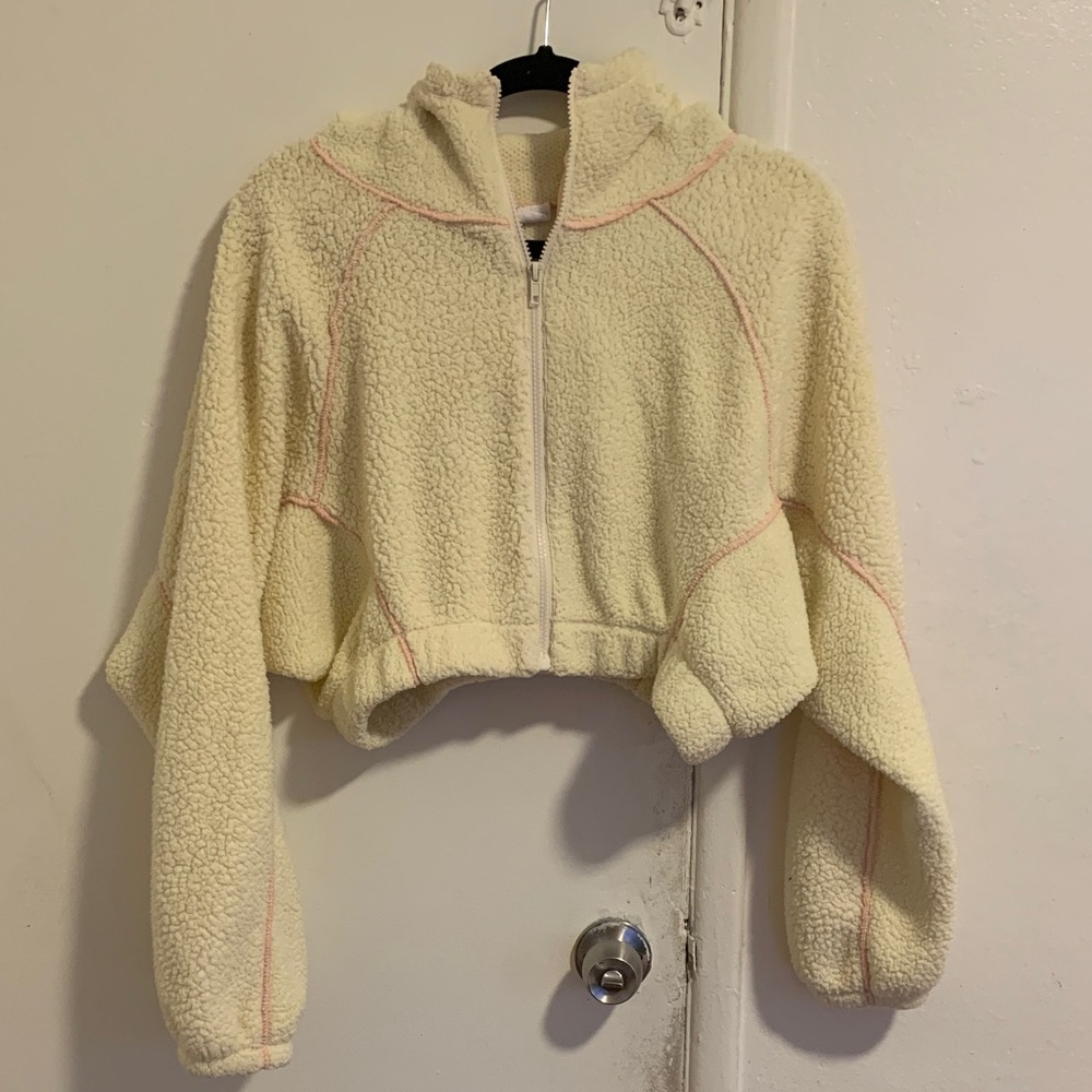 Urban outfitters fleece cropped zip up hooded jacket!